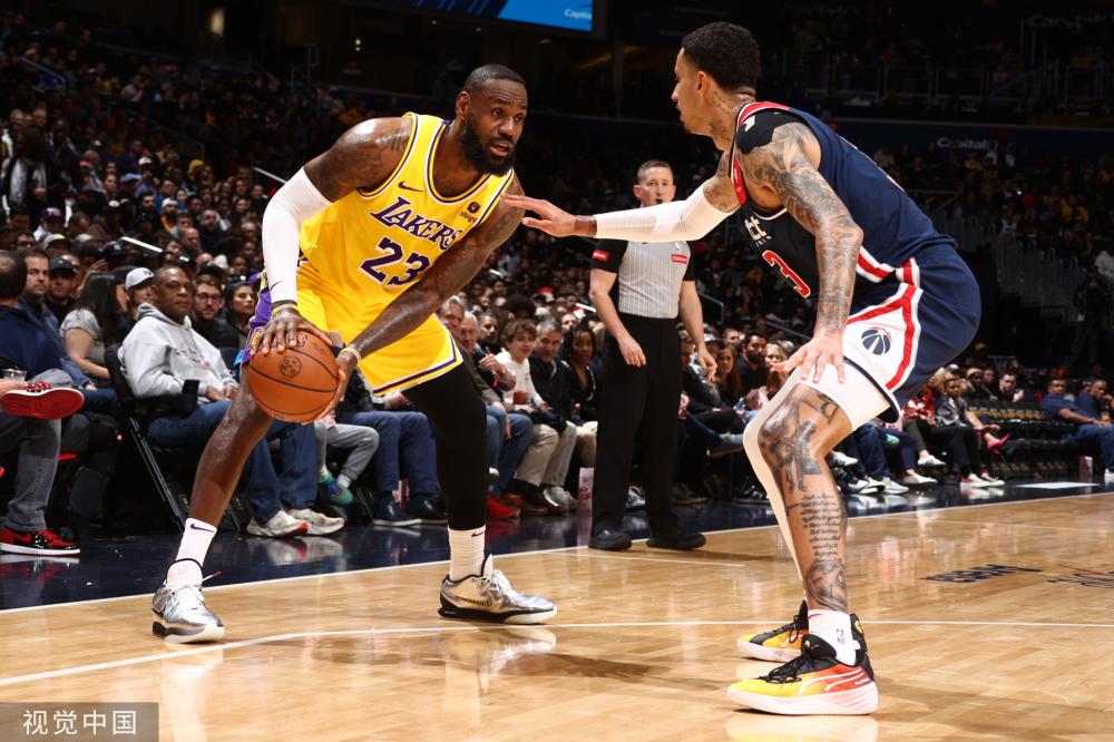 他的表现不 他的表现不