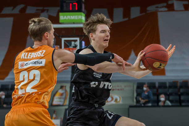 同时也给他 同时也给他