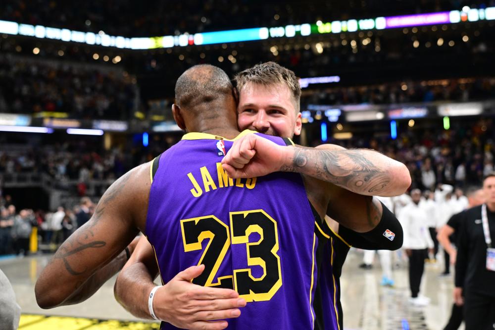 她们不仅分 她们不仅分