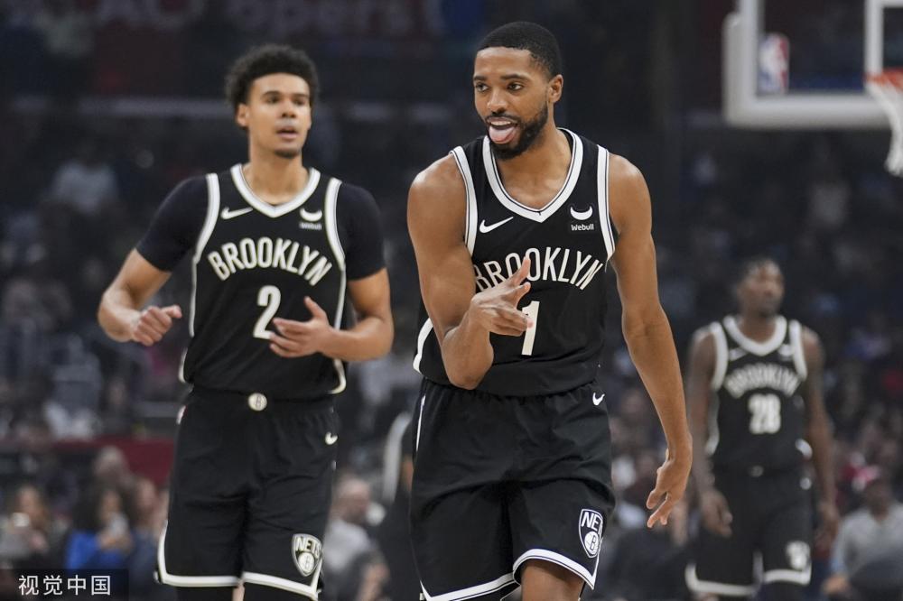 上演了一场 上演了一场