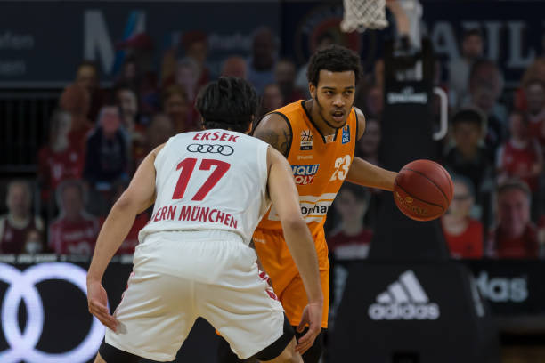 对裁判的判 对裁判的判